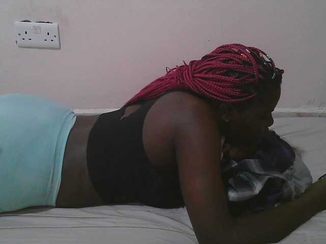 Queen-melody live cam on BongaCams