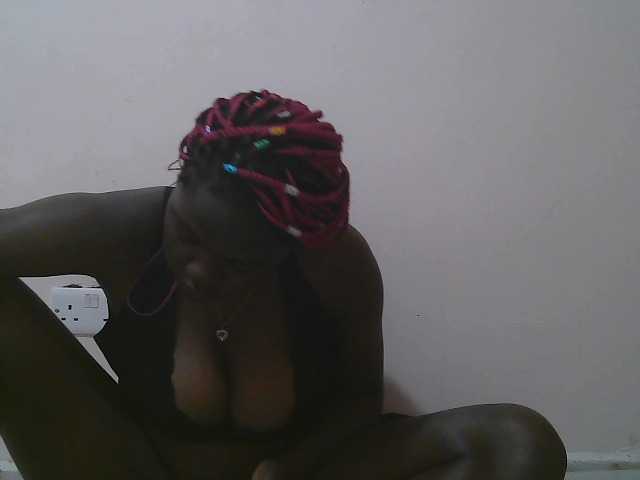 Queen-melody live cam on BongaCams