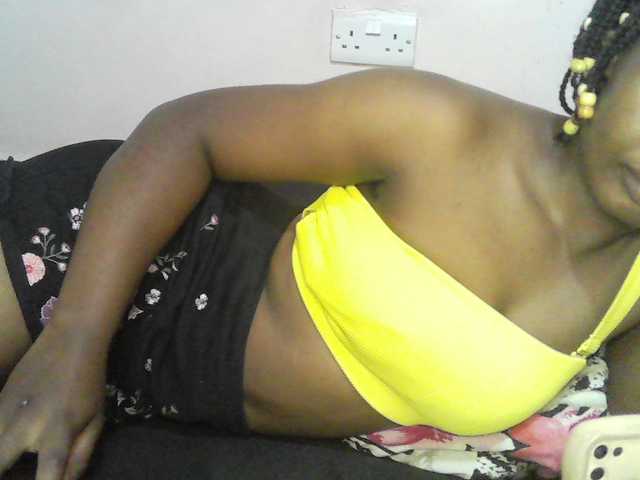 Queen-melody live cam on BongaCams
