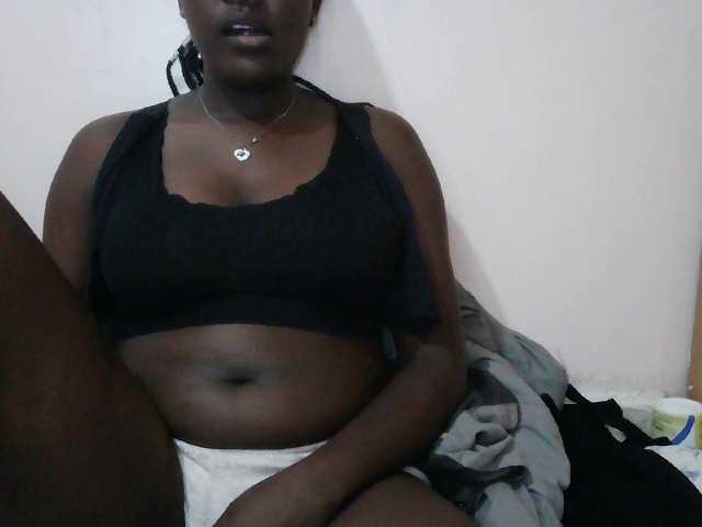 Queen-melody live webcam show