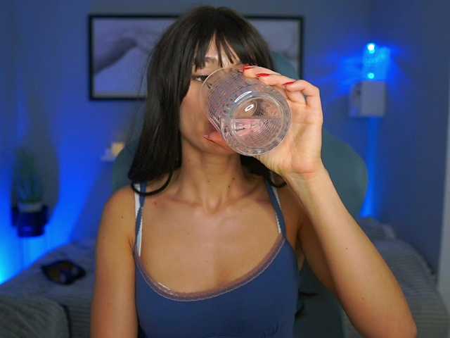 VerikovaOlga live cam on BongaCams