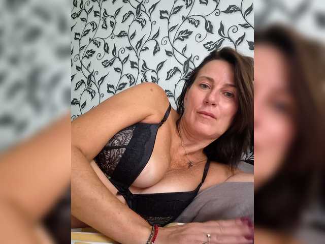 Agnes5643 live cam on BongaCams