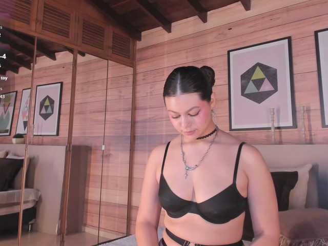 VioletMuller live cam preview