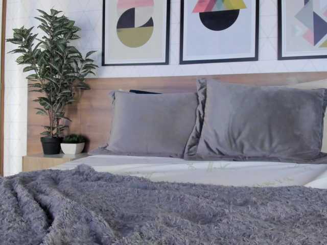 VioletMuller live webcam show