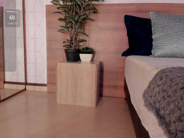 VioletMuller live webcam show