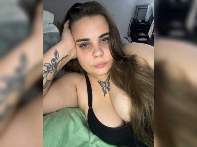 yours-13, en directo ahora en BongaCams