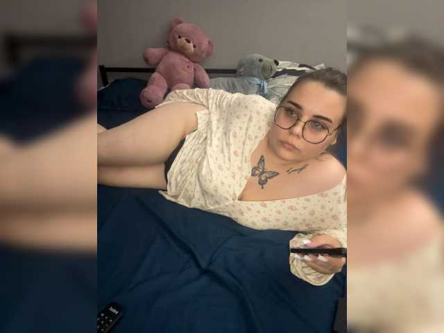 yours-13 live cam on BongaCams