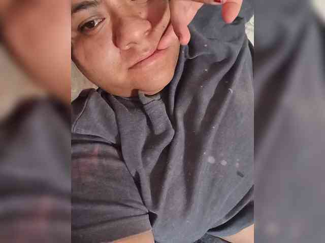 Luisalee24 webcam