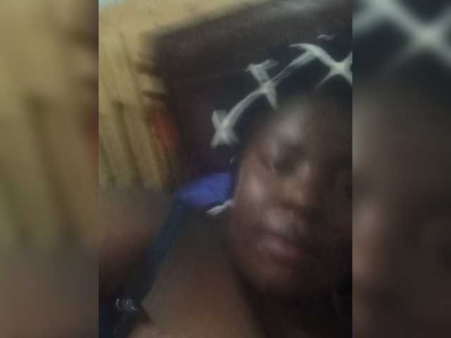LuxeEbony live cam on BongaCams