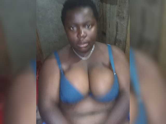 LuxeEbony live cam on BongaCams
