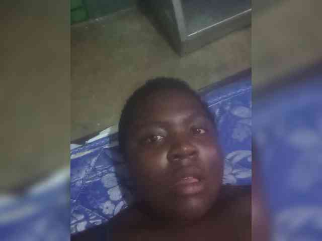 LuxeEbony webcam