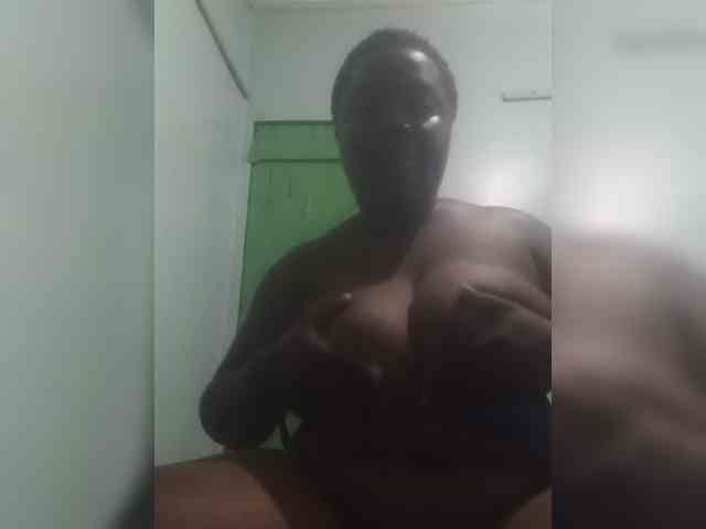 LuxeEbony webcam