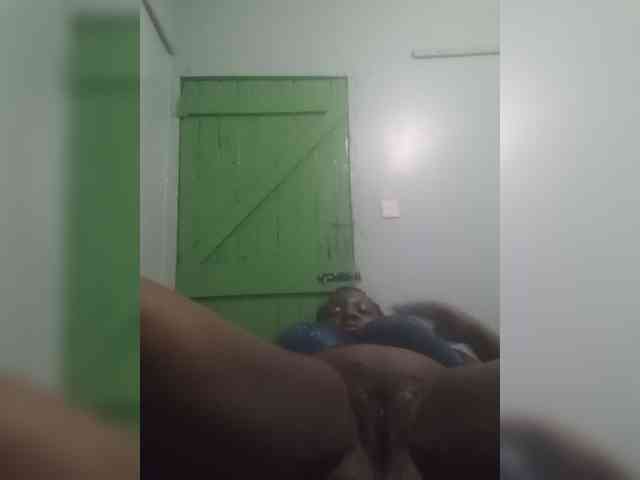 LuxeEbony webcam