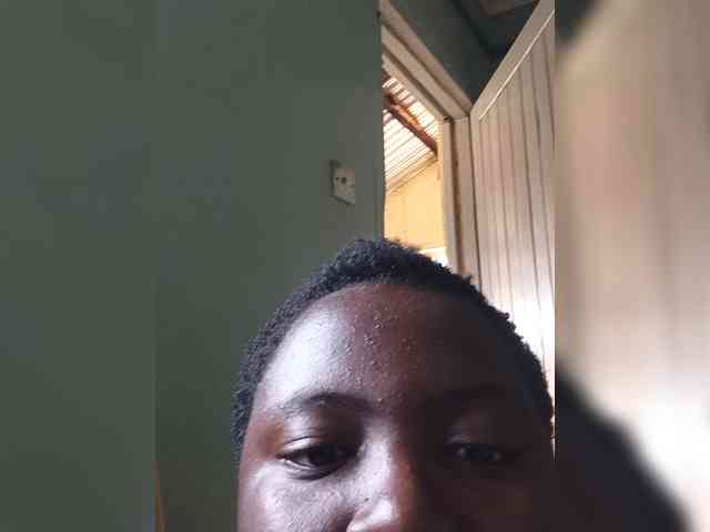 LuxeEbony webcam