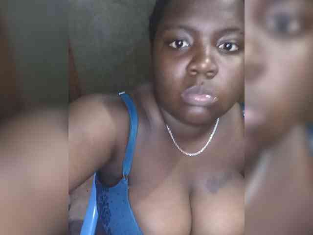 LuxeEbony webcam
