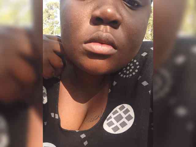 LuxeEbony