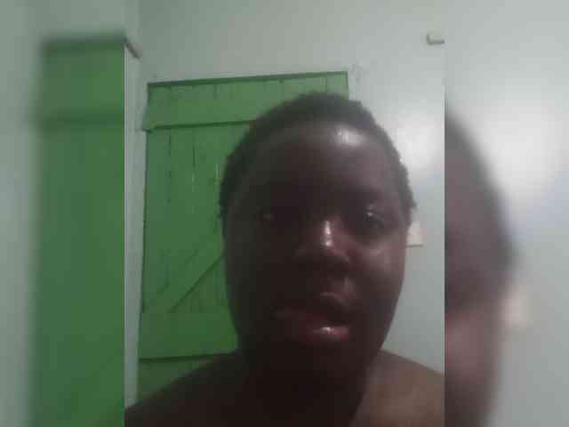 LuxeEbony webcam