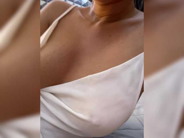 sweetsin1 live cam on BongaCams