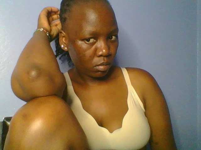Lovely-browney live cam on BongaCams