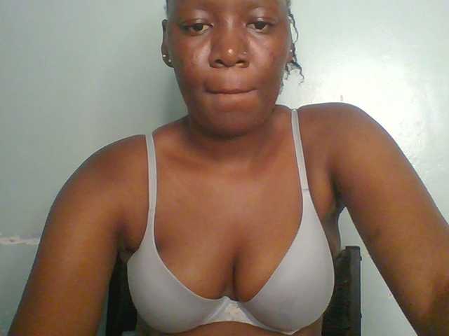Lovely-browney live cam on BongaCams