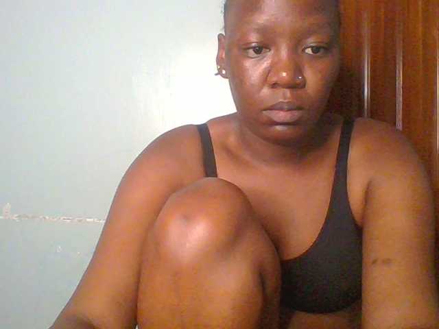 Lovely-browney live cam on BongaCams