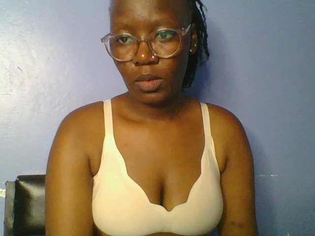 Lovely-browney live cam on BongaCams