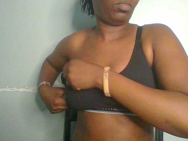 Lovely-browney live cam on BongaCams