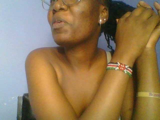 Lovely-browney live cam on BongaCams