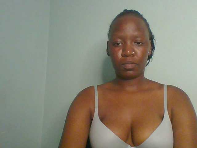 Lovely-browney live cam on BongaCams