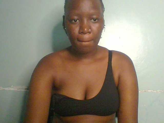 Lovely-browney live cam on BongaCams