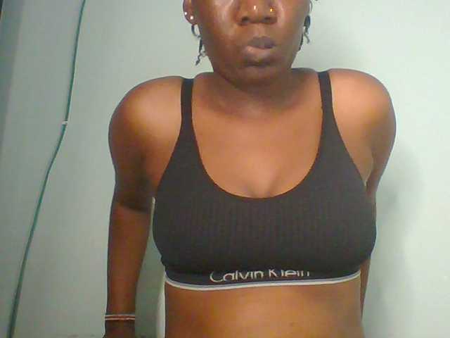 Lovely-browney live cam on BongaCams