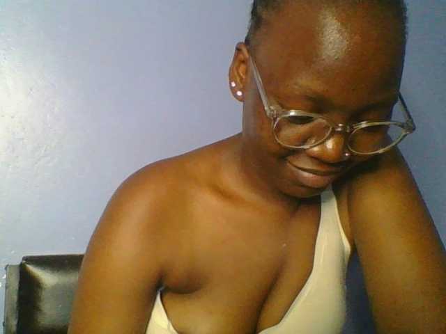 Lovely-browney live cam on BongaCams
