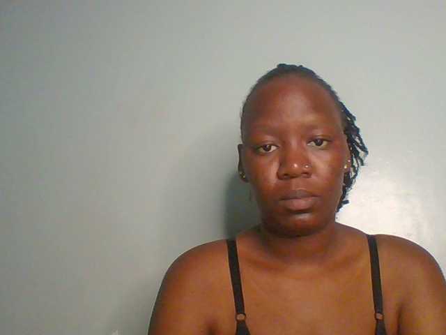 Lovely-browney live cam on BongaCams