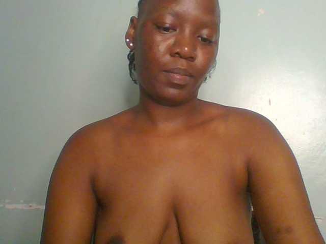 Lovely-browney live cam on BongaCams