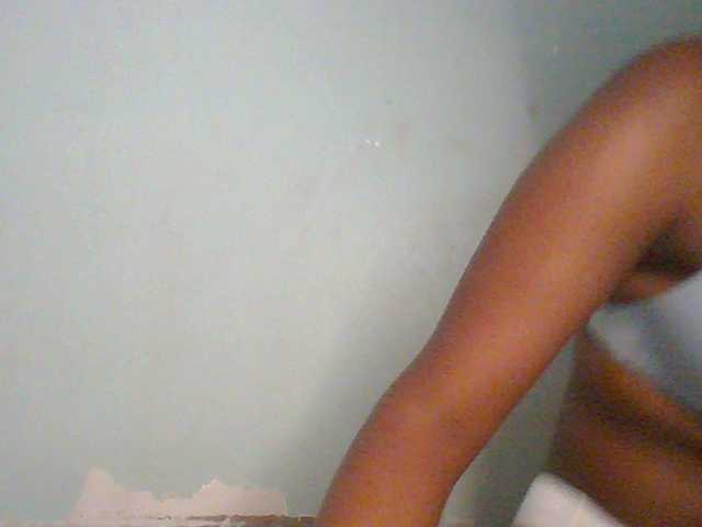 Lovely-browney live cam on BongaCams