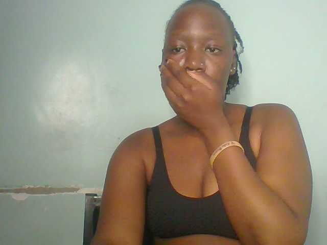 Lovely-browney live cam on BongaCams