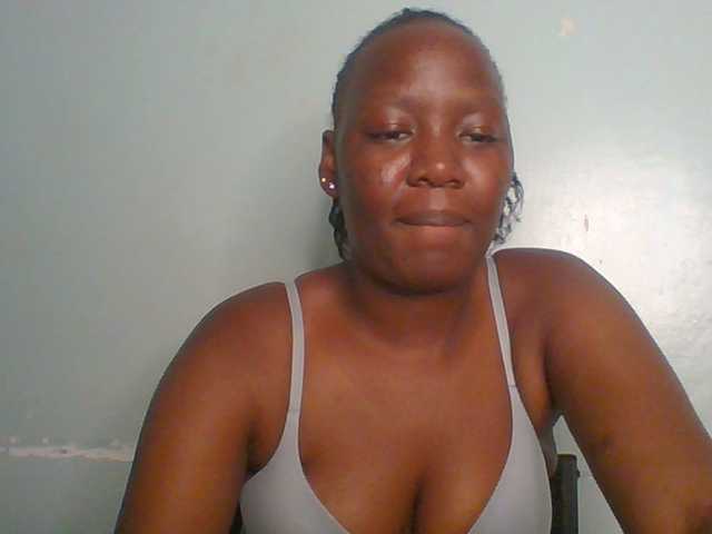 le modèle Lovely-browney est en webcam porno dans un show sur le site bongacams, il possède les tags suivants: Ebony,Brunette,Trimmed