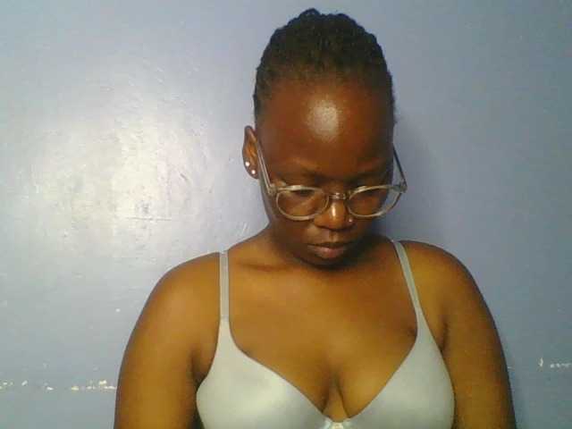 Lovely-browney live cam on BongaCams