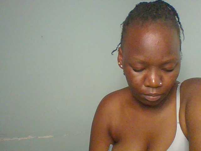 Lovely-browney live cam on BongaCams