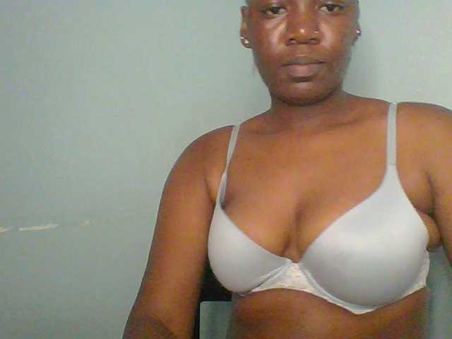 Lovely-browney live cam on BongaCams