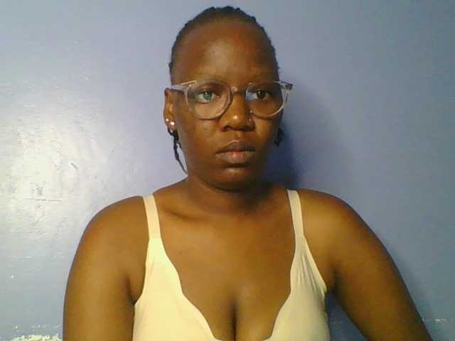 Lovely-browney live cam on BongaCams