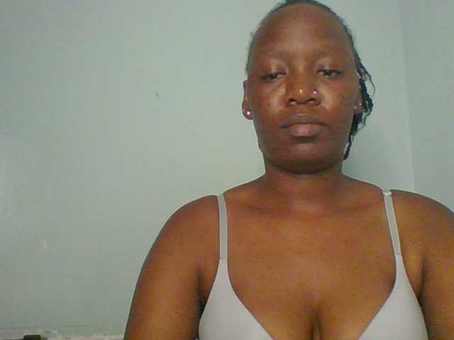 Lovely-browney live cam on BongaCams