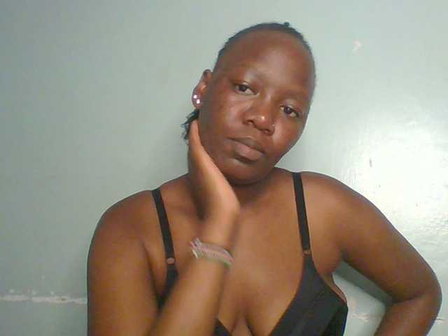 Lovely-browney live cam on BongaCams
