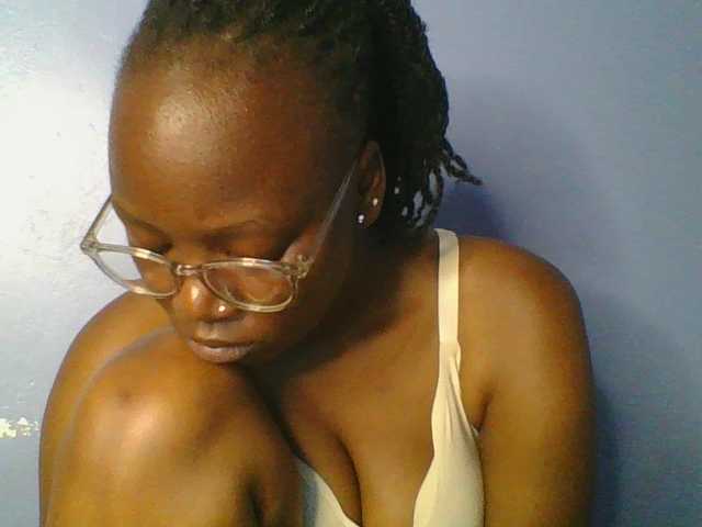 Lovely-browney live cam on BongaCams