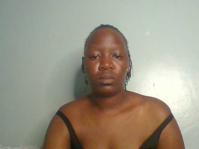 Lovely-browney live cam on BongaCams