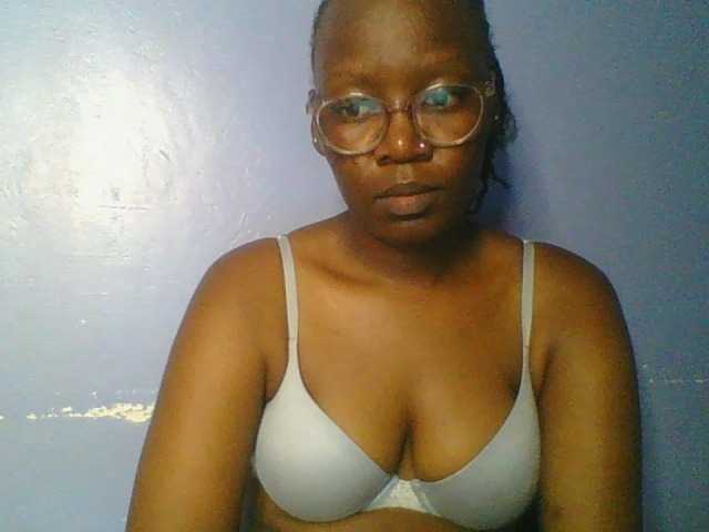 Lovely-browney live cam on BongaCams