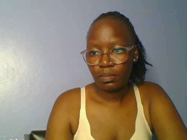 Lovely-browney live cam on BongaCams