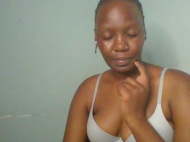 Lovely-browney live cam on BongaCams