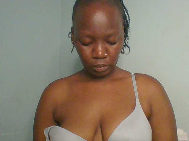 Lovely-browney live cam on BongaCams