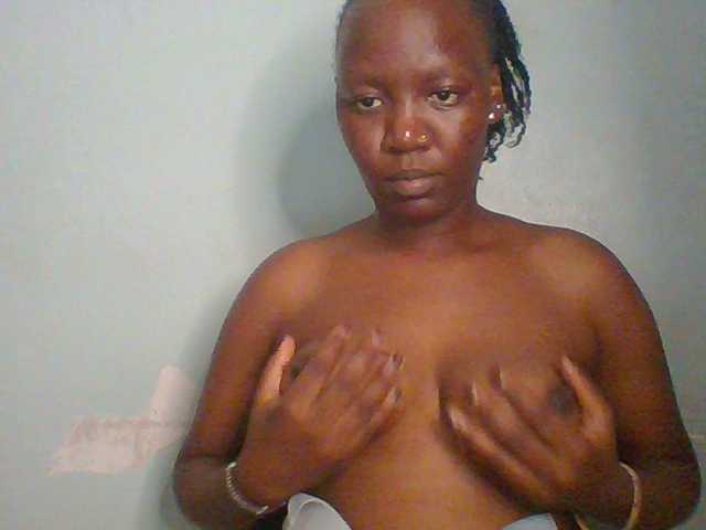 Lovely-browney live cam on BongaCams